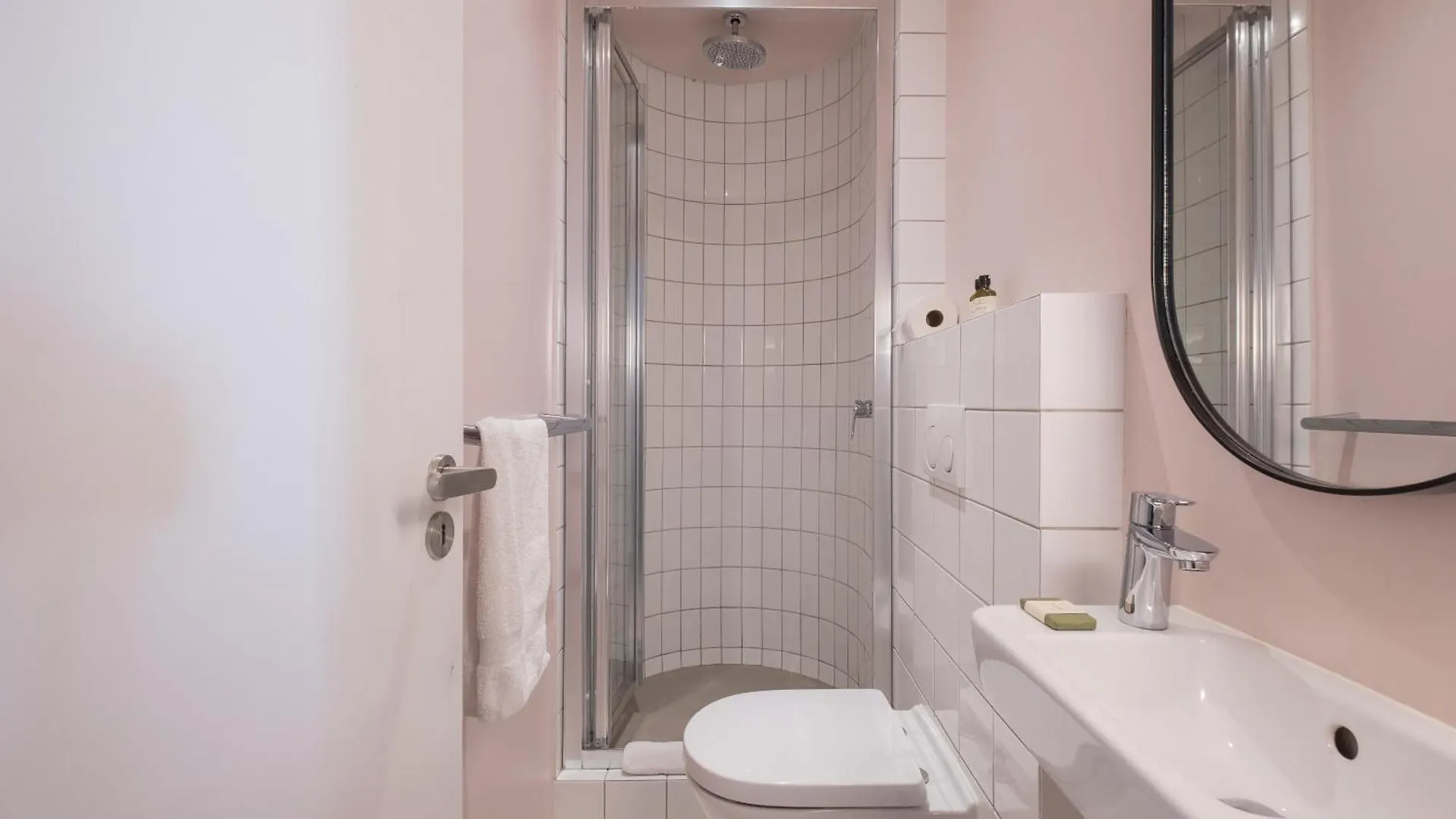 Flamingo 206: Sea Point Aprt Near Beaches Cape Town