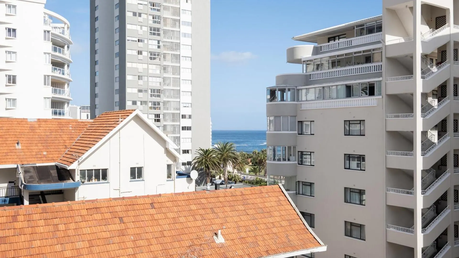 Flamingo 206: Sea Point Aprt Near Beaches Cape Town South Africa