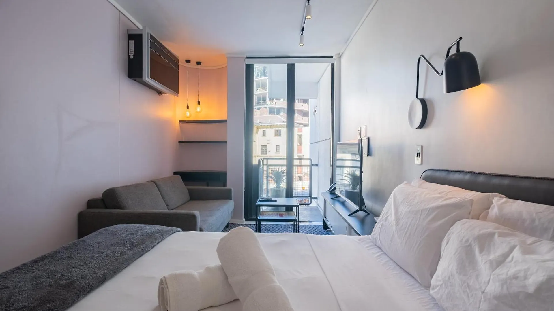Flamingo 206: Sea Point Aprt Near Beaches Cape Town